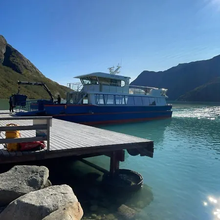 Mountain Escape With Modern Amenities