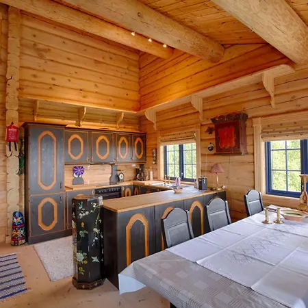 Mountain Escape With Modern Amenities *