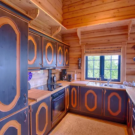 Mountain Escape With Modern Amenities