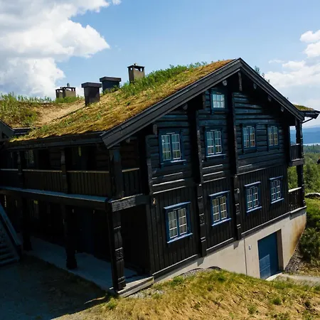 Mountain Escape With Modern Amenities *