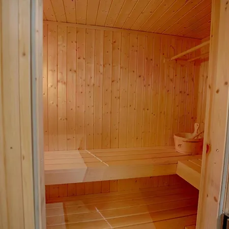 Mountain Escape With Modern Amenities Апартаменты