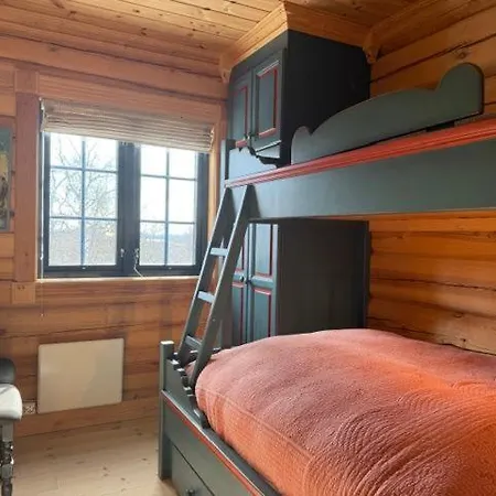 Mountain Escape With Modern Amenities Апартаменты