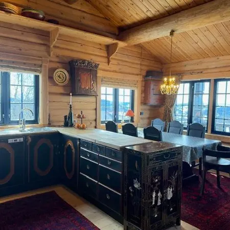 Mountain Escape With Modern Amenities Апартаменты