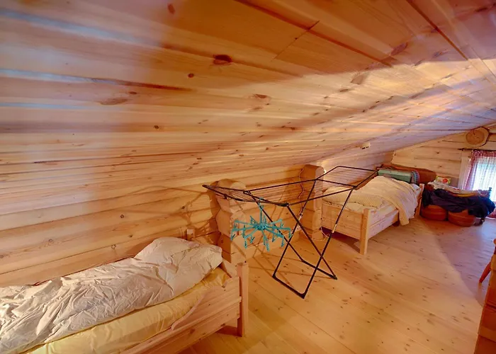 Mountain Escape With Modern Amenities *